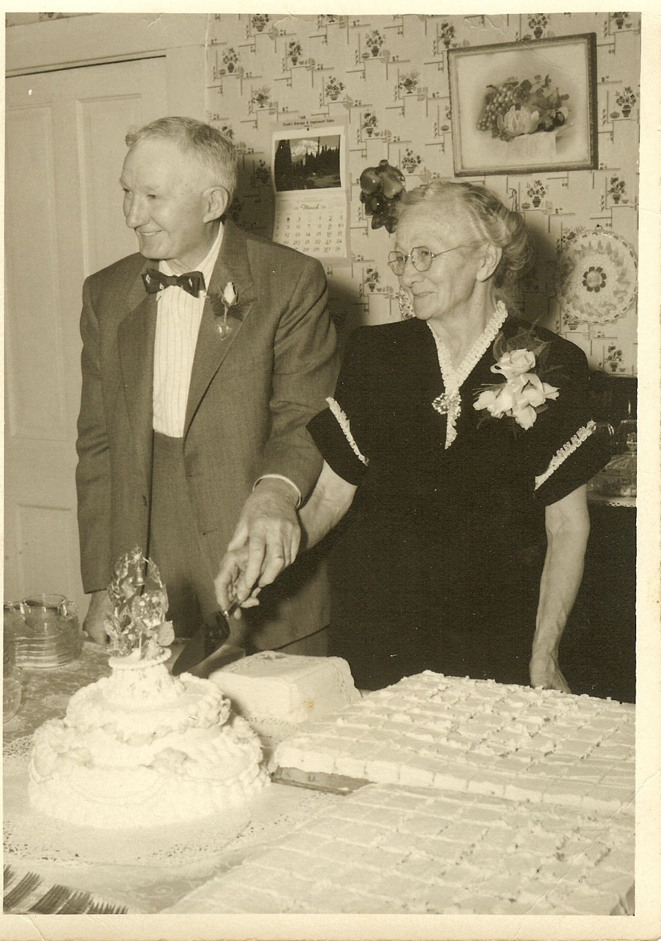  - Dennis & Lillie Weir 50th anniverisary happy time-1956-3